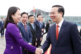 Hình ảnh Chủ tịch nước rời Hà Nội, thăm chính thức CHDCND Lào