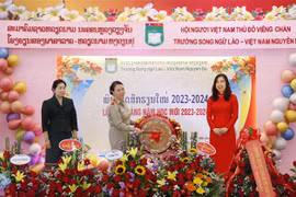 Trường Song ngữ Lào-Việt Nam Nguyễn Du khai giảng năm học mới