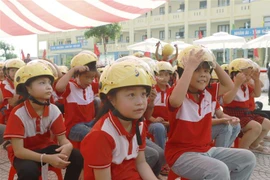 Tặng 620.000 mũ bảo hiểm cho học sinh tiểu học năm học 2022-2023