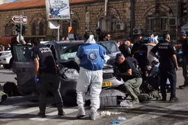 Israel: Một kẻ khủng bố lao xe vào đám đông, 5 người Do Thái bị thương