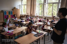 Chuyên gia Anh cảnh báo đợt dịch COVID-19 quy mô lớn vào tháng 9