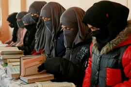 Cuộc sống của nữ sinh Afghanistan sau khi bị Taliban cấm đến trường