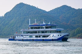 Trung Quốc lần đầu thử nghiệm vận hành tàu thủy chạy bằng pin hydro