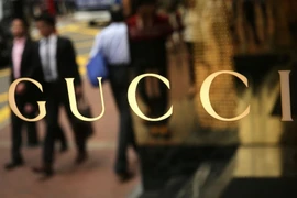 Các nhà điều tra của EU khám xét văn phòng của hãng thời trang Gucci