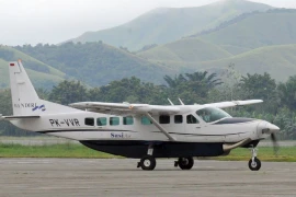 Indonesia: Phiến quân tấn công máy bay, bắt giữ phi công làm con tin