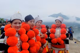 Người dân địa phương tham gia lễ hội truyền thống. (Nguồn Ảnh: Ủy ban nhân dân huyện Bắc Mê)