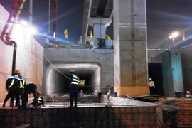 Hầm chui Thanh Xuân lộ rõ 2 cửa hầm. (Ảnh: Việt Hùng/Vietnam+)