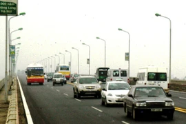 Kiến nghị tăng kinh phí đại tu, sửa chữa cầu Thăng Long