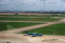 Bộ trưởng Thăng: Sẽ sửa chữa sân bay Tân Sơn Nhất trong tháng Tư