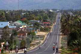 Nhập mô tả cho ảnhMột đoạn tuyến đường Hồ Chí Minh đi qua khu vực Tây Nguyên được đưa vào khai thác. (Ảnh: Dương Giang/TTXVN)