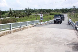 Đường giao thông nông thôn ở Vĩnh Long. (Ảnh: TTXVN)