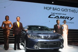Camry thế hệ đột phá 2015 giá bán hơn 1 tỷ đồng tại Việt Nam 
