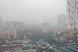 Chất lượng không khí tại thành phố Hà Nội sáng nay, 11/2, được cảnh báo phổ biến ở ngưỡng không tốt cho sức khỏe. (Ảnh: Hùng Võ/Vietnam+)