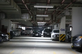 Diện tích đỗ xe ôtô trong chung cư. (Ảnh: Hùng Võ/Vietnam+)