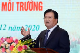Phó Thủ tướng Trịnh Đình Dũng phát biểu chỉ đạo tại hội nghị. (Ảnh: KT)