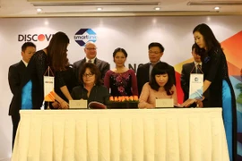 Lãnh đạo hai bên ký kết. (Nguồn: Smartlink).