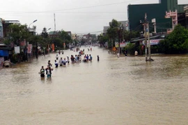 Nhiều ngân hàng cứu trợ khẩn cấp các tỉnh miền Trung 