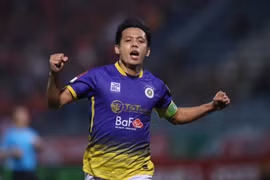 Tiền đạo Văn Quyết đang dẫn đầu danh sách Vua phá lưới V-League 2023. (Ảnh: PV/Vietnam+)