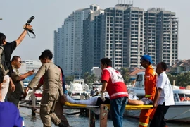 Tàu du lịch của Indonesia cháy động cơ, 36 người bị thương