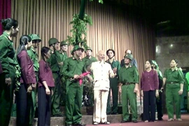 Tôn vinh nghệ sỹ 40 năm sáng tạo hình tượng Bác Hồ