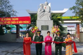 Khánh thành Tượng đài "Bác Hồ với chiến sỹ biên phòng"