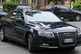 Italy bán đấu giá một loạt xe công để cắt giảm ngân sách