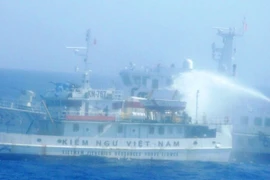 Trung Quốc "đổ thêm dầu đốt cháy hòa bình ở Biển Đông"