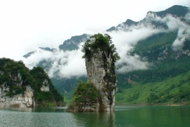 Nghiên cứu xây Công viên địa chất Na Hang-Lâm Bình