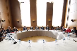 Toàn cảnh cuộc họp ấn định ngày tổ chức Hội nghị hòa bình Geneva. (Nguồn: AFP/ TTXVN)