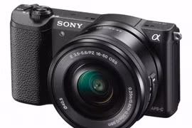 Hãng Sony ra mắt mẫu máy ảnh có ống kính rời nhỏ nhất thế giới