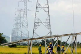 Bắt đầu cắt điện hai mạch đường dây 500kV Bắc Nam
