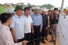 Bộ trưởng đi thực địa, kiểm tra các dự án giao thông ở Đồng Nai