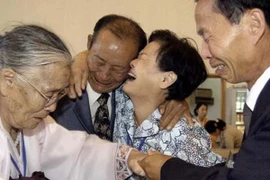 Hàn Quốc và Triều Tiên sẽ thảo luận một loạt các vấn đề, trong đó có việc đoàn tụ các gia đình ly tán. (Nguồn: AP)