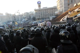 Ukraine trang bị vũ khí chiến đấu cho lực lượng cảnh sát 