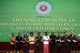 ASEAN và EAS tái cam kết thúc đẩy hội nhập kinh tế sâu rộng 