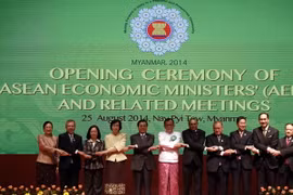 ASEAN và EAS tái cam kết thúc đẩy hội nhập kinh tế sâu rộng 