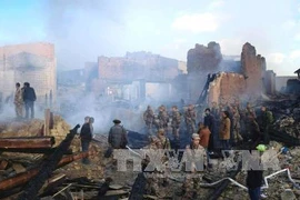 Thị trấn Dukezong tiêu điều sau vụ hỏa hoạn. (Nguồn: THX/ TTXVN) 