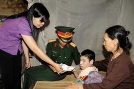 Cựu chiến binh Sư đoàn 304 tri ân Mẹ Việt Nam anh hùng