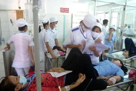 170 công nhân ở Thái Bình phải nhập viện sau khi ăn cơm hộp