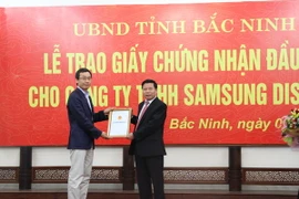 Bắc Ninh trao chứng nhận đầu tư 1 tỷ USD cho Samsung Display
