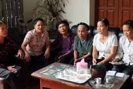 Truyền dạy hát trống quân cho thế hệ sau. (Nguồn: Thuanthanh.bacninh.gov.vn)