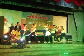 Một tiết mục trong chương trình giao lưu "Tổ quốc gọi tên mình" được tổ chức ngày 18/6 tại TP.HCM. (Nguồn: Vietnam+)