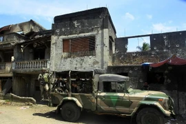 Binh sỹ Philippines làm nhiệm vụ tại thị trấn Butig, tỉnh Lanao del Sur, Mindanao ngày 1/3. (Nguồn: AFP/TTXVN)