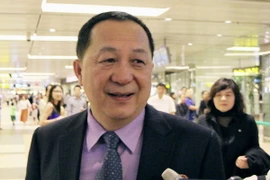 Ông Ri Yong Ho tại sân bay Changi, Singapore ngày 16/1. (Nguồn: Kyodo/TTXVN)