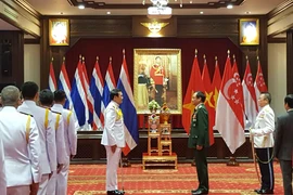 Buổi lễ trao tặng huân chương dành cho Thượng tướng Phương Minh Hòa được tổ chức trọng thể. (Ảnh: Sơn Nam-Quang Thuận/Vietnam+)