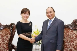 Thủ tướng Nguyễn Xuân Phúc tiếp bà Cecillia Piccioni, Đại sứ Italy đến chào xã giao nhân dịp nhận nhiệm kỳ công tác tại Việt Nam. (Ảnh: Thống Nhất/TTXVN)