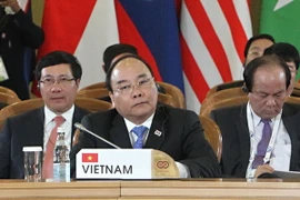 Thủ tướng Nguyễn Xuân Phúc phát biểu tại hội nghị. (Ảnh: Thống Nhất/TTXVN)