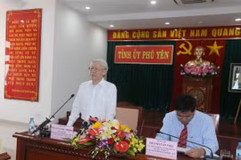 Tổng Bí thư Nguyễn Phú Trọng phát biểu tại buổi làm việc với Ban Thường vụ và cán bộ chủ chốt tỉnh Phú Yên. (Ảnh: Trí Dũng/TTXVN)