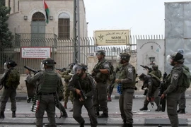 Lực lượng an ninh Israel được triển khai để đối phó với người biểu tình Palestine tại Bethlehem, Khu Bờ Tây. (Nguồn: AFP/TTXVN)