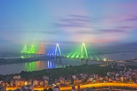 Cầu Nhật Tân nhìn từ phía quận Tây Hồ. (Ảnh: Trọng Đạt/TTXVN)